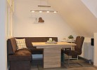 Untere Etage: Wohnzimmermit gemütlichem Essbereich