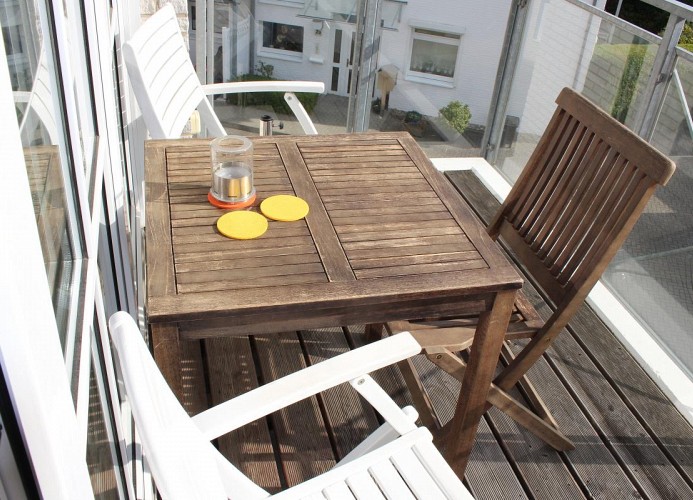überdachter Süd-West Balkon