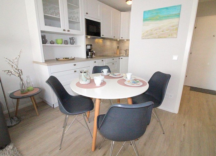 Obj. 36, 2 Personen, strandnah, WLAN Balkon Schwimmbad und Sauna 3 TV