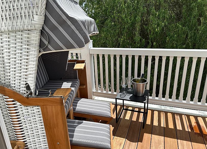 Panorama Premium Suite XL im Ferienhaus Urban mit Meerblick Sauna Strandkorb für 8 Erwachsene und 2 Kinder ab 3 J. 