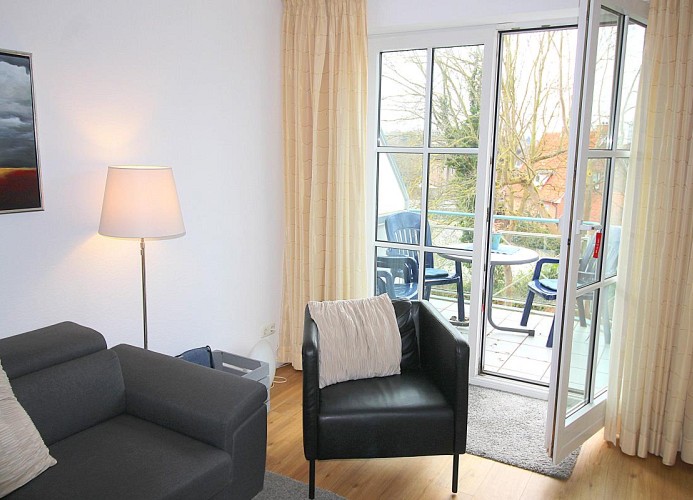 Obj. 74, 2-5 Pers. + 1 Kleinkind, strandnah, Balkon,WLAN, Hund