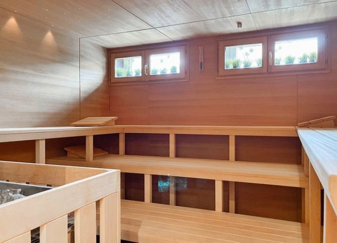 Obj. 36, 2 Personen, strandnah, WLAN Balkon Schwimmbad und Sauna 3 TV
