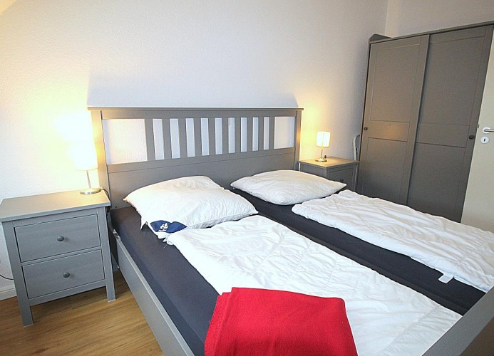 Obj. 74, 2-5 Pers. + 1 Kleinkind, strandnah, Balkon,WLAN, Hund