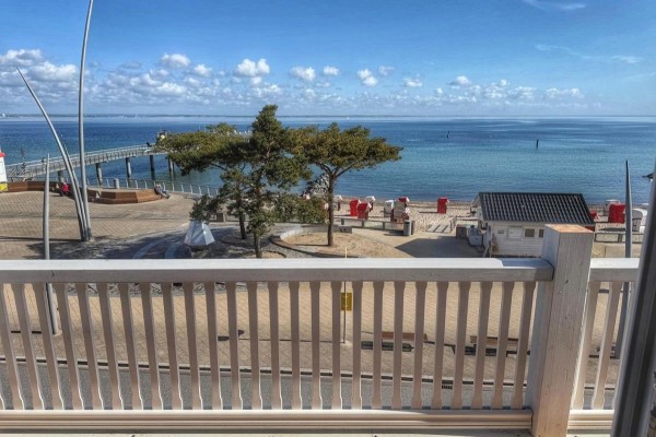 Panorama Premium Suite XL im Ferienhaus Urban mit Meerblick Sauna Strandkorb für 8 Erwachsene und 2 Kinder ab 3 J. 