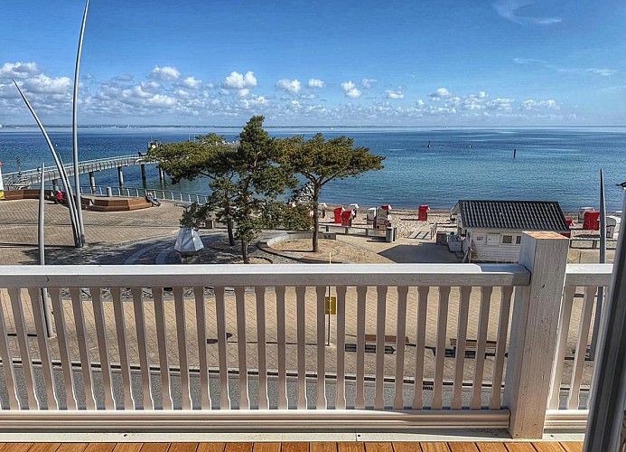 Panorama Premium Suite XL im Ferienhaus Urban mit Meerblick Sauna Strandkorb für 8 Erwachsene und 2 Kinder ab 3 J. 