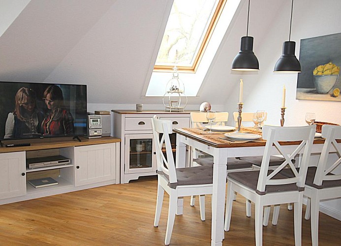 Obj. 74, 2-5 Pers. + 1 Kleinkind, strandnah, Balkon,WLAN, Hund