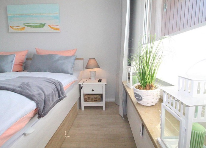 Obj. 36, 2 Personen, strandnah, WLAN Balkon Schwimmbad und Sauna 3 TV