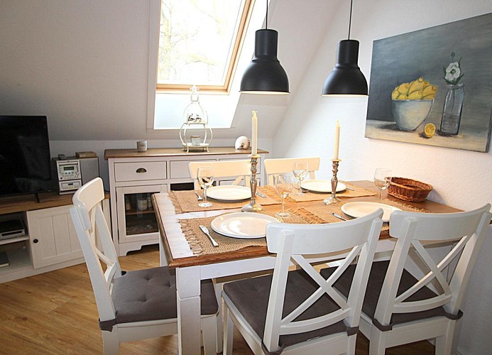 Obj. 74, 2-5 Pers. + 1 Kleinkind, strandnah, Balkon,WLAN, Hund