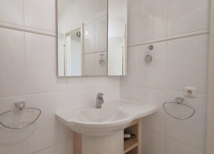 Obj 14 Carpe Diem ca 30 m zum Strand 2 Schlafzimmer Schwimmbad Sauna  2 TV WLAN  Balkon  für bis zu 4 Personen