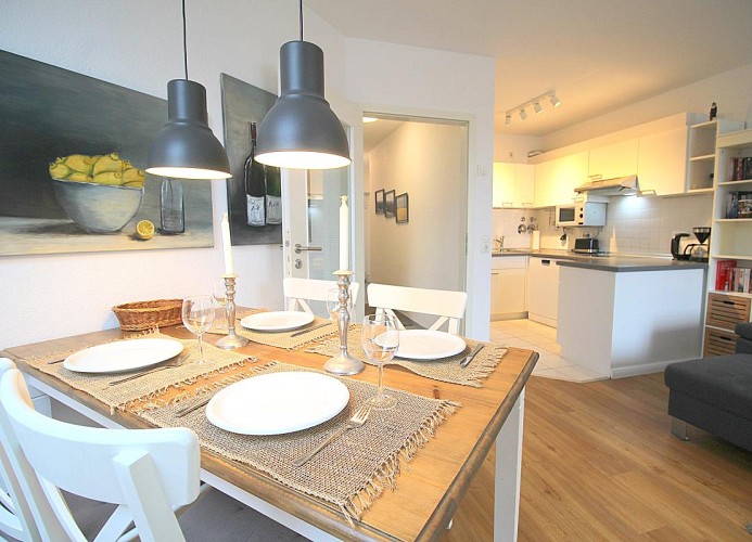 Obj. 74, 2-5 Pers. + 1 Kleinkind, strandnah, Balkon,WLAN, Hund