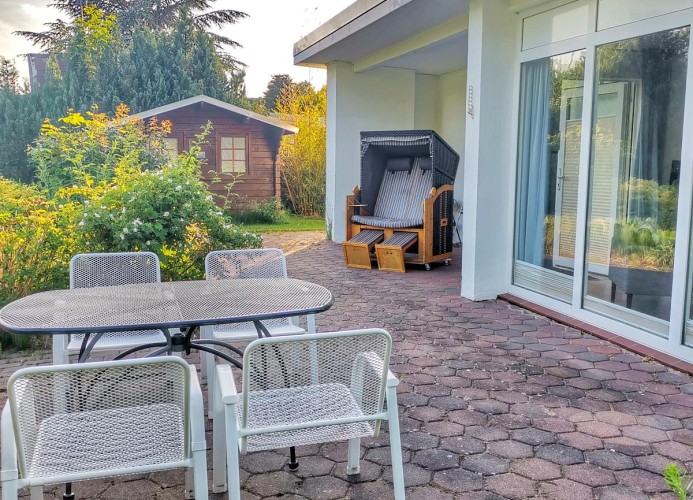 Foehrenhus  Ferienbungalow in ruhiger Lage für 4 Personen WLAN Terrasse Strandkorb und Hund
