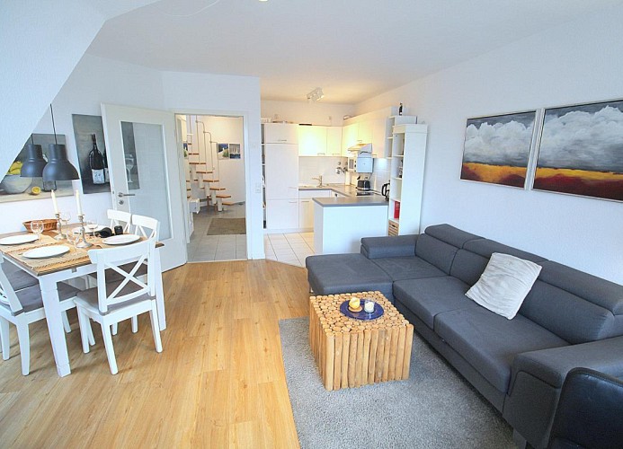 Obj. 74, 2-5 Pers. + 1 Kleinkind, strandnah, Balkon,WLAN, Hund